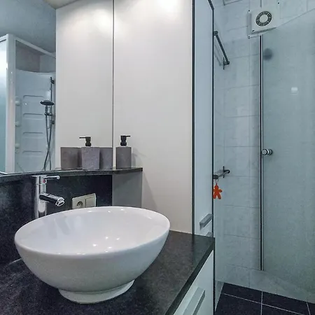 Lovely In With Kitchen Apartment