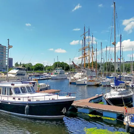 Cozy In With Wifi Апартаменты